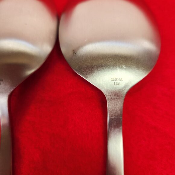 Oneida Serving Spoons Set of 2 Mooncrest Pattern 8" Long - Picture 5 of 6